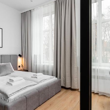 Modern Centrally Located Apartments - By Upstairs Краков Экстерьер фото