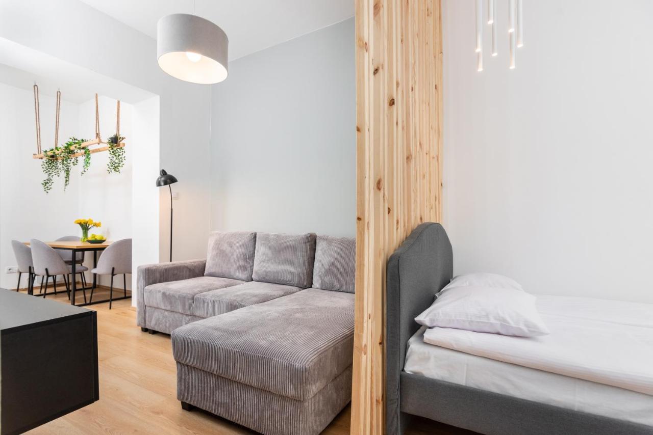 Modern Centrally Located Apartments - By Upstairs Краков Экстерьер фото