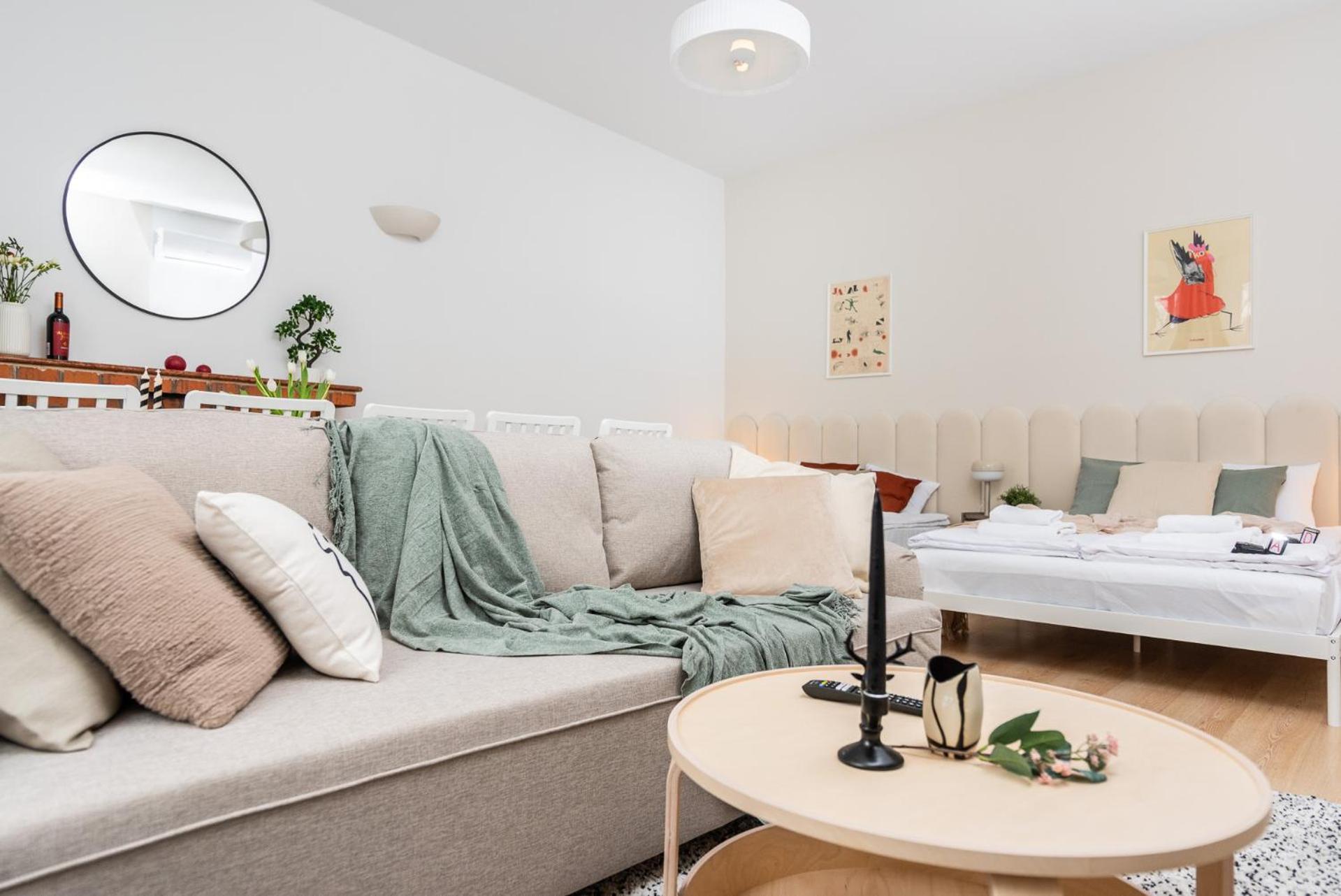 Modern Centrally Located Apartments - By Upstairs Краков Экстерьер фото