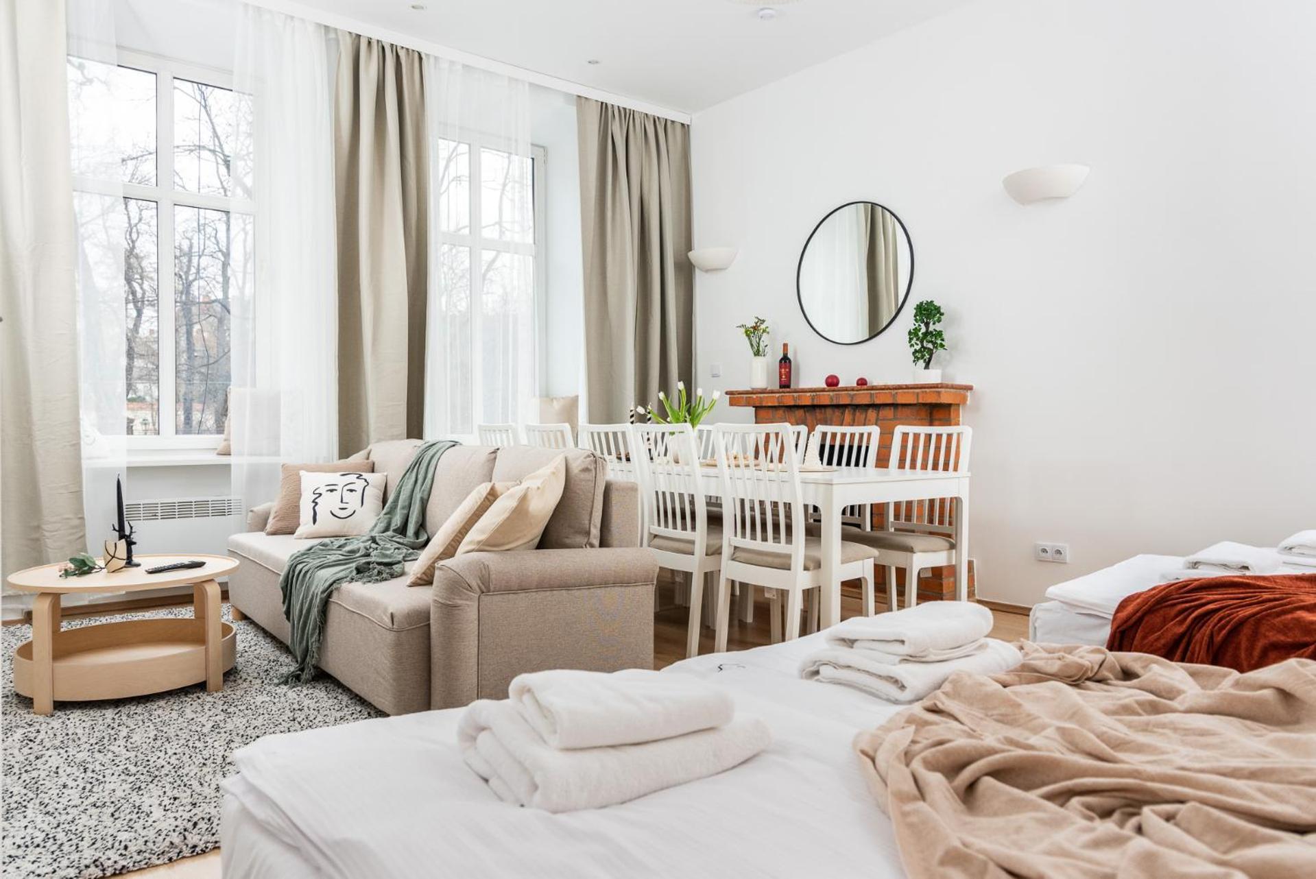 Modern Centrally Located Apartments - By Upstairs Краков Экстерьер фото