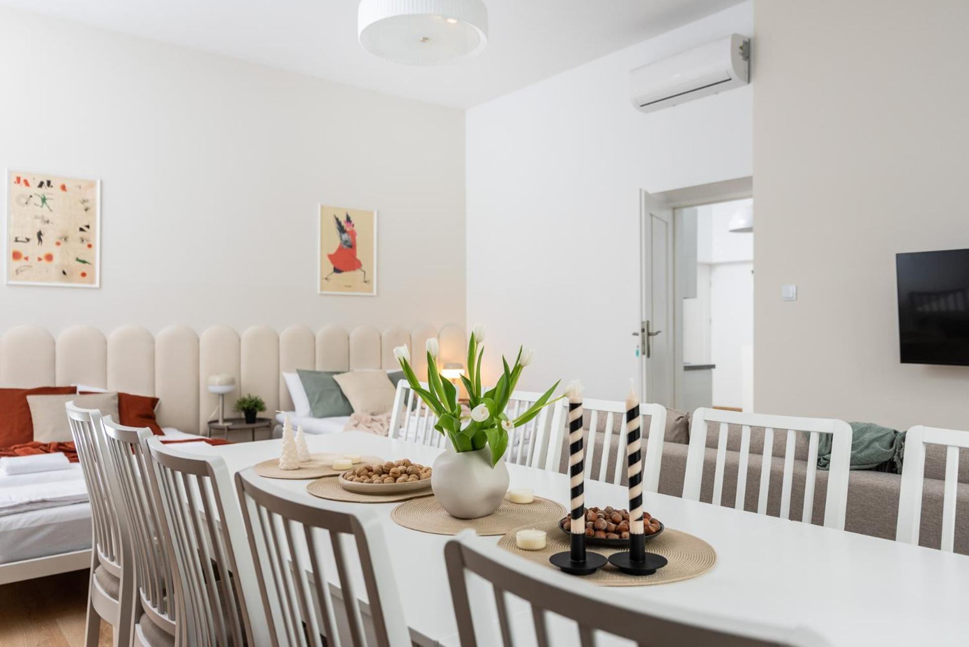 Modern Centrally Located Apartments - By Upstairs Краков Экстерьер фото