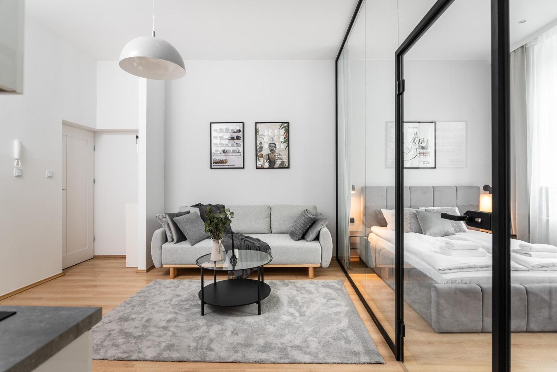 Modern Centrally Located Apartments - By Upstairs Краков Экстерьер фото