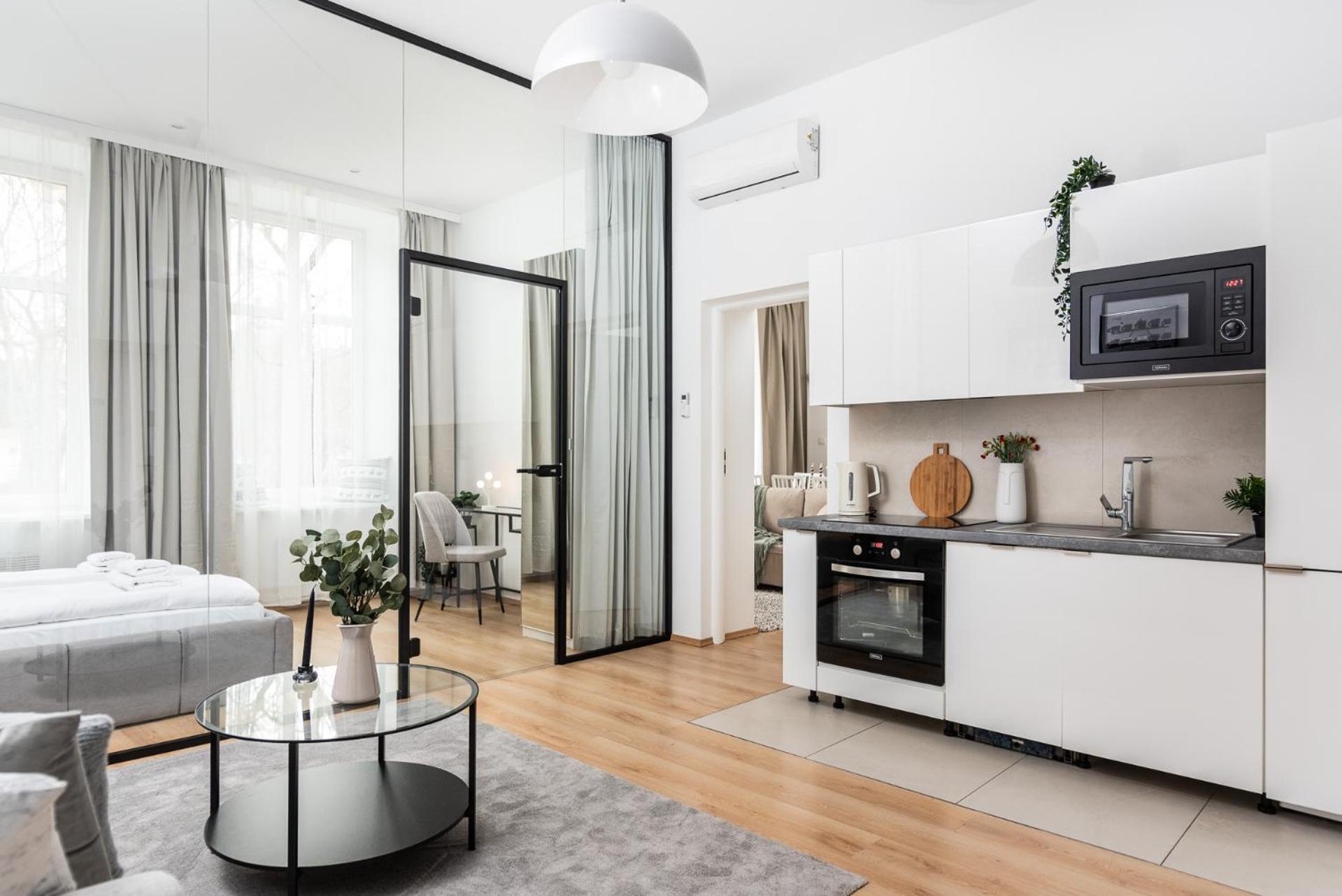 Modern Centrally Located Apartments - By Upstairs Краков Экстерьер фото